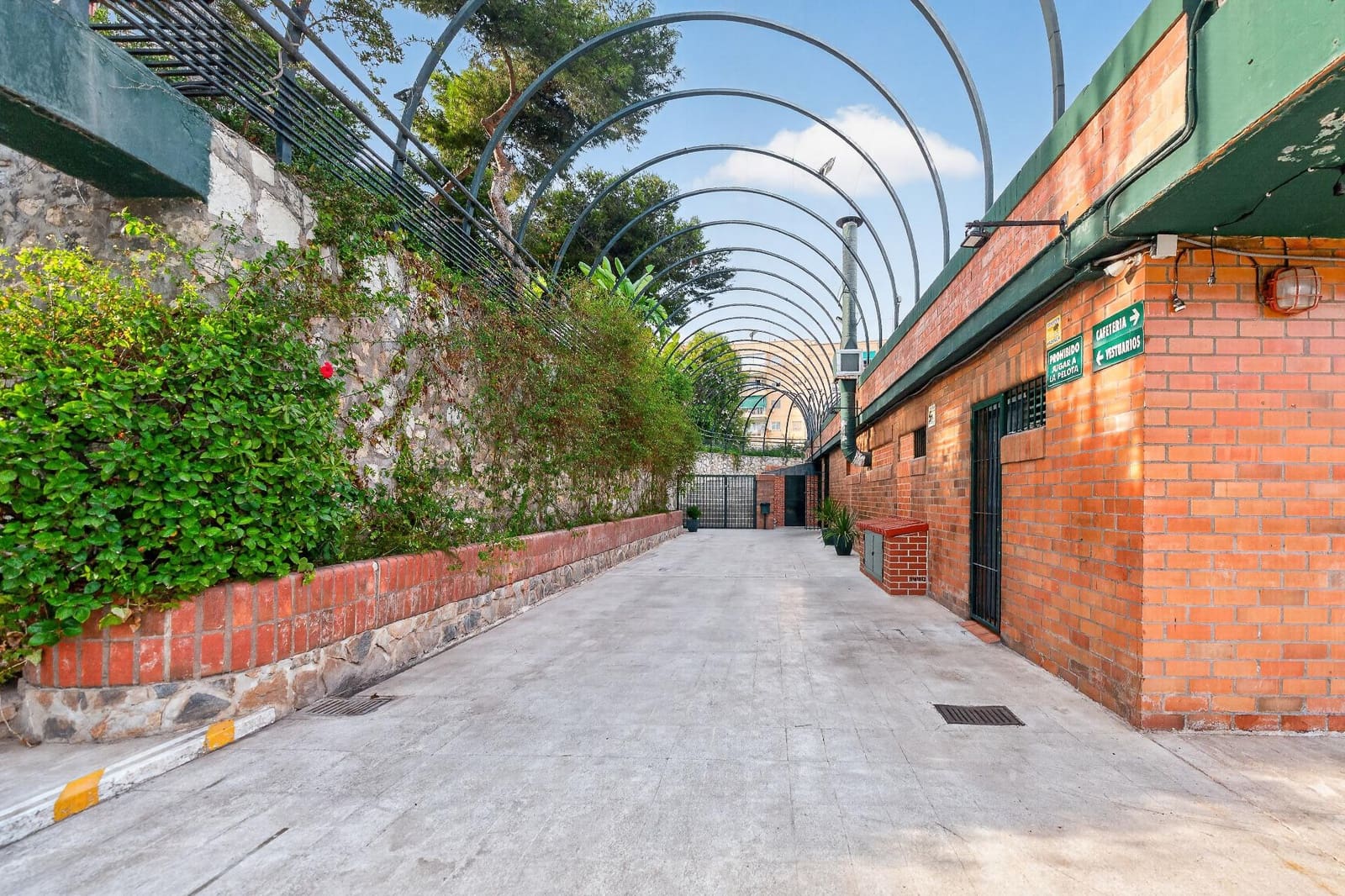 3 soverom Leilighet til salgs i Alicante by med svømmebasseng - € 250 000 (Ref: 10142621)