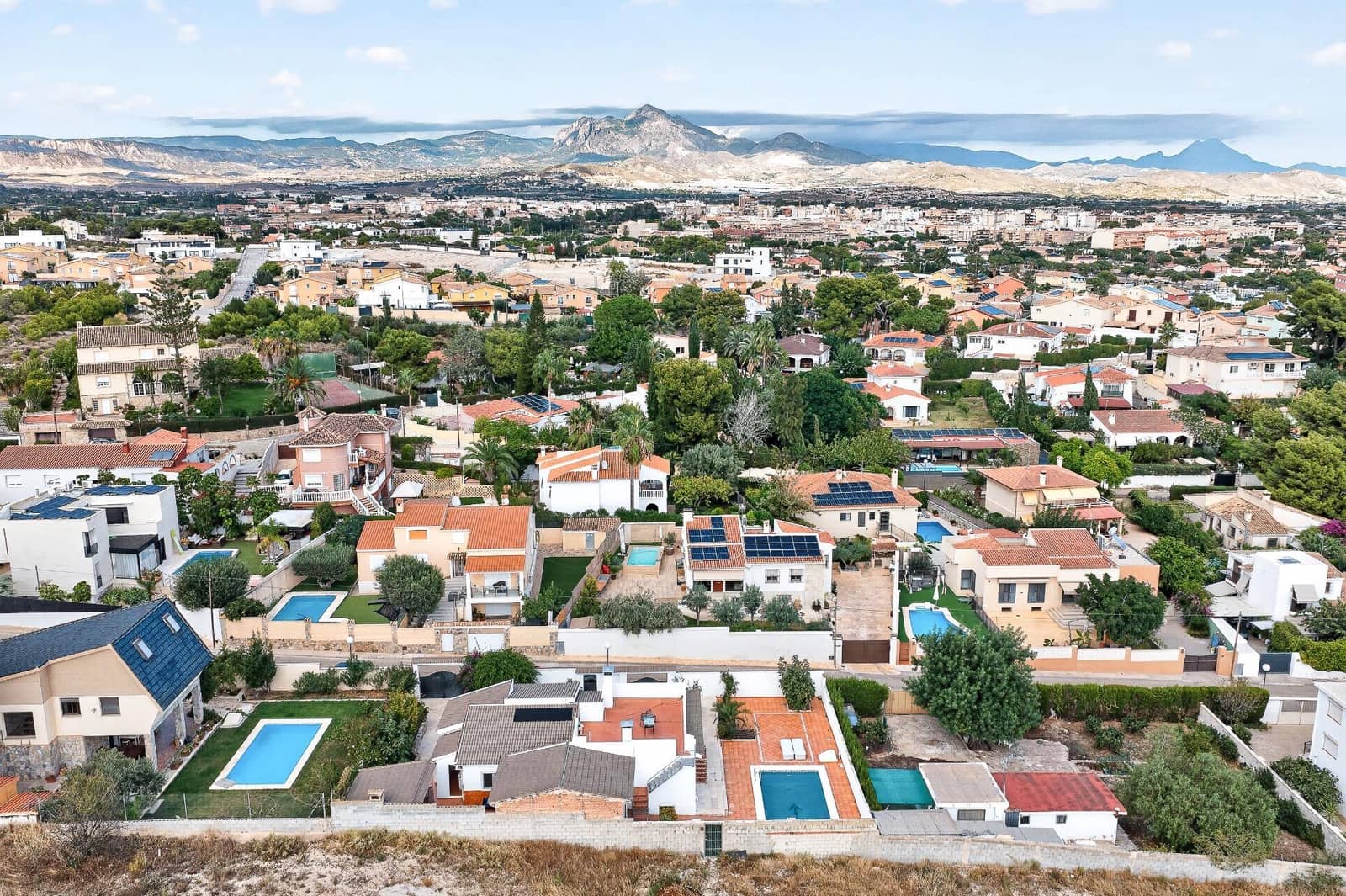3 bedroom Villa for sale in Muchamiel / Mutxamel with pool - € 585,500 (Ref: 10157915)