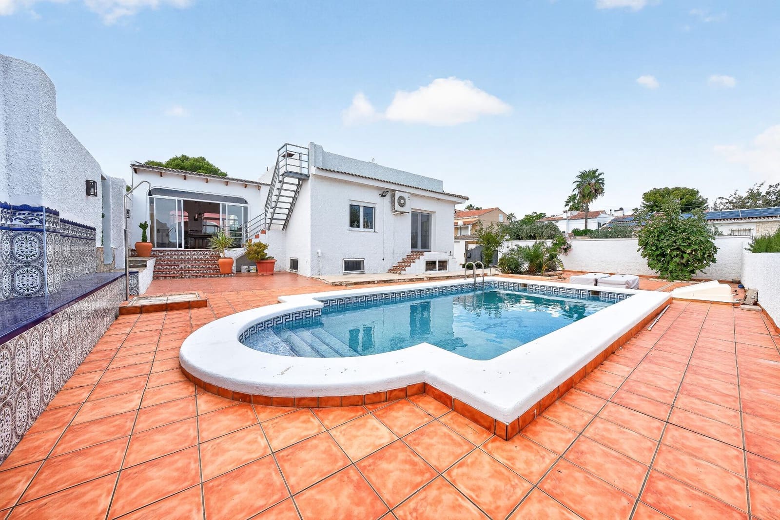 3 bedroom Villa for sale in Muchamiel / Mutxamel with pool - € 585,500 (Ref: 10157915)