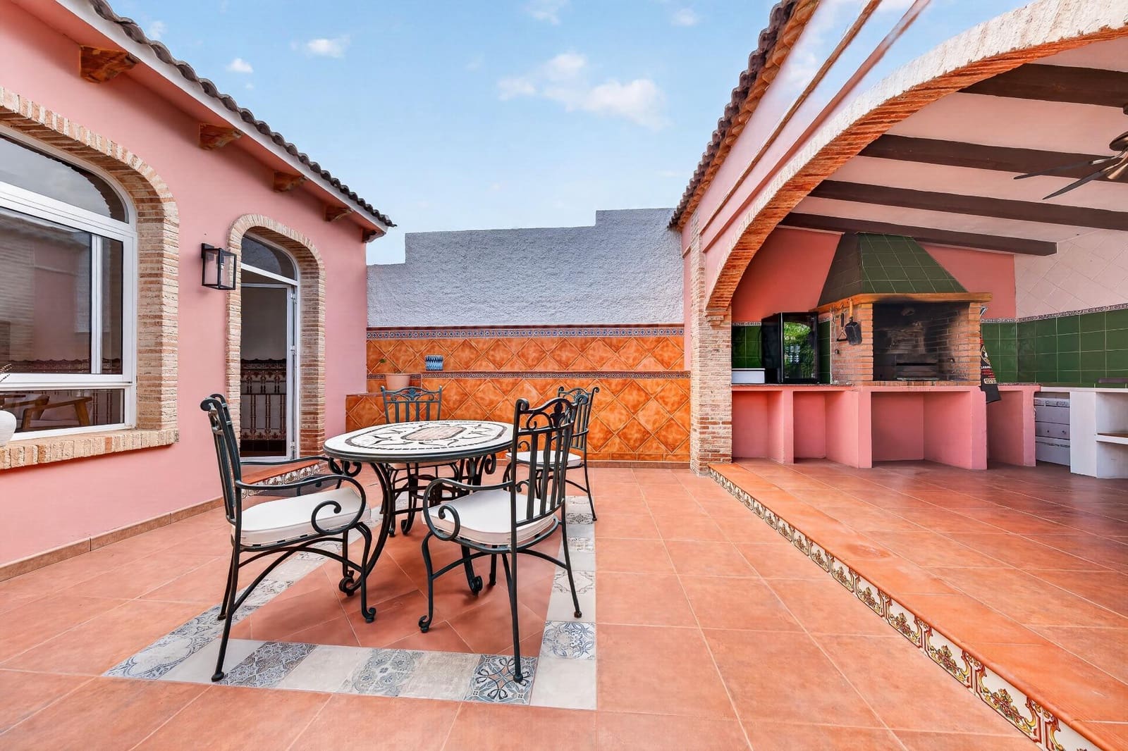 3 bedroom Villa for sale in Muchamiel / Mutxamel with pool - € 585,500 (Ref: 10157915)