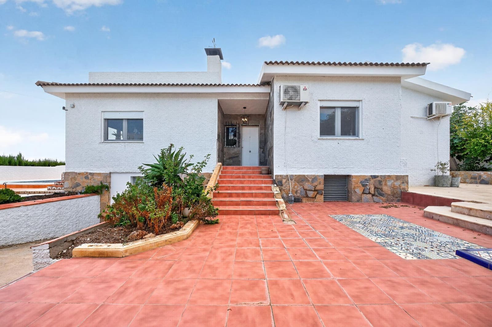 3 bedroom Villa for sale in Muchamiel / Mutxamel with pool - € 585,500 (Ref: 10157915)