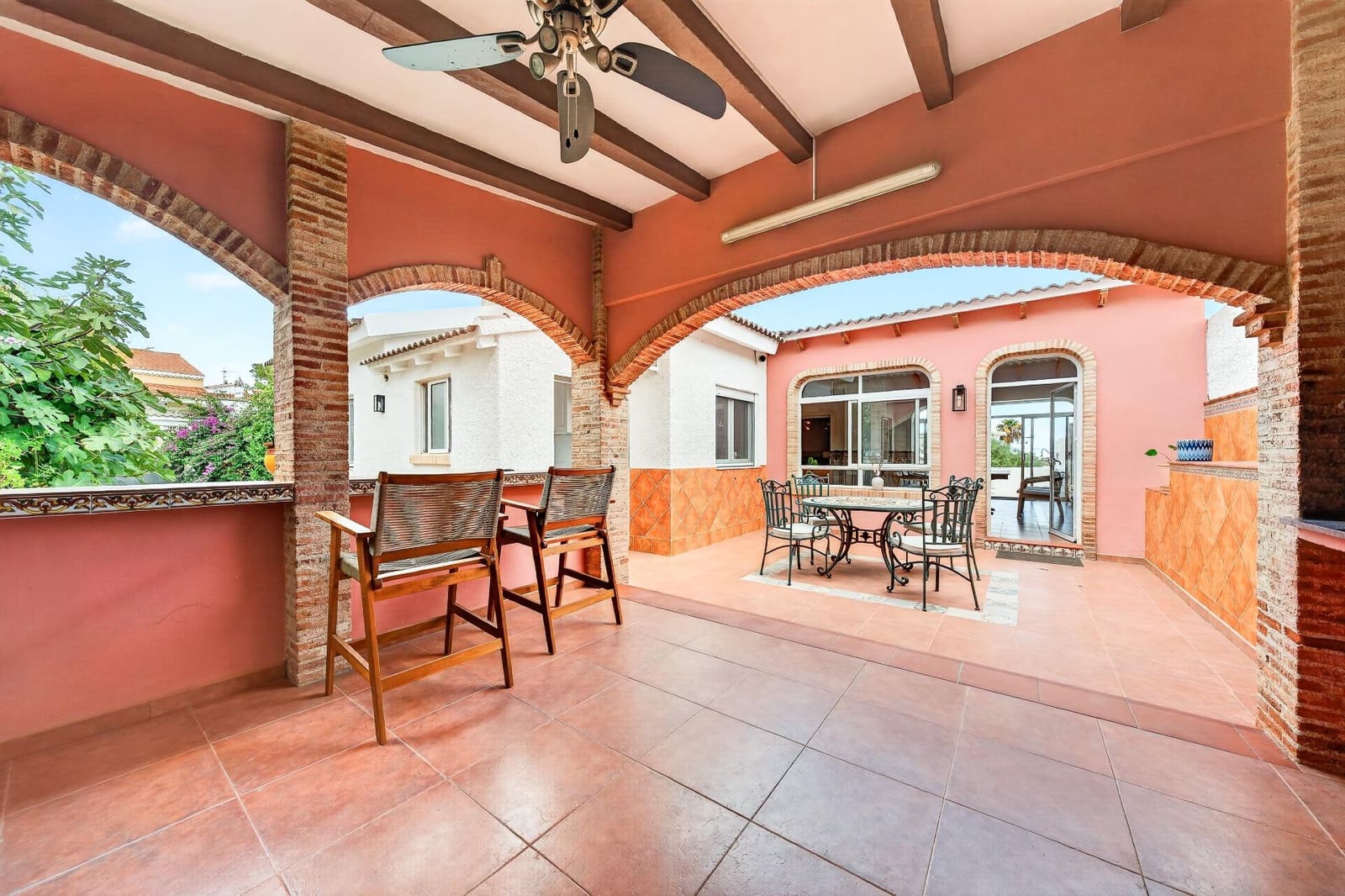 3 bedroom Villa for sale in Muchamiel / Mutxamel with pool - € 585,500 (Ref: 10157915)