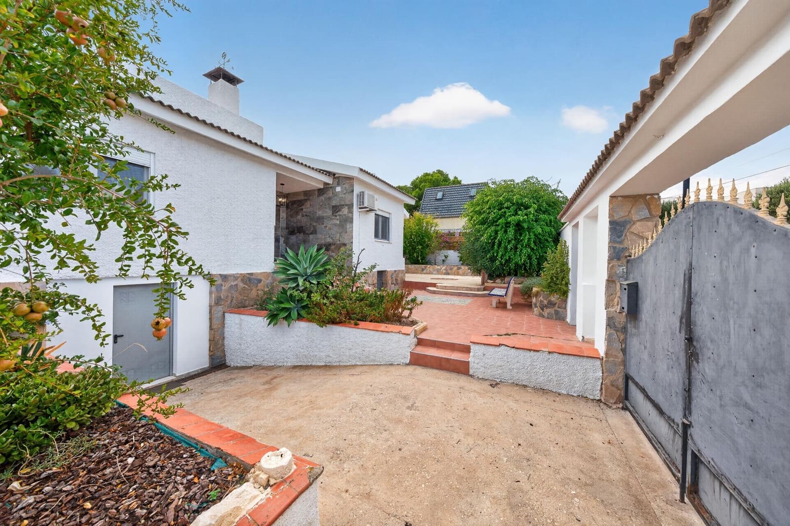 3 bedroom Villa for sale in Muchamiel / Mutxamel with pool - € 585,500 (Ref: 10157915)