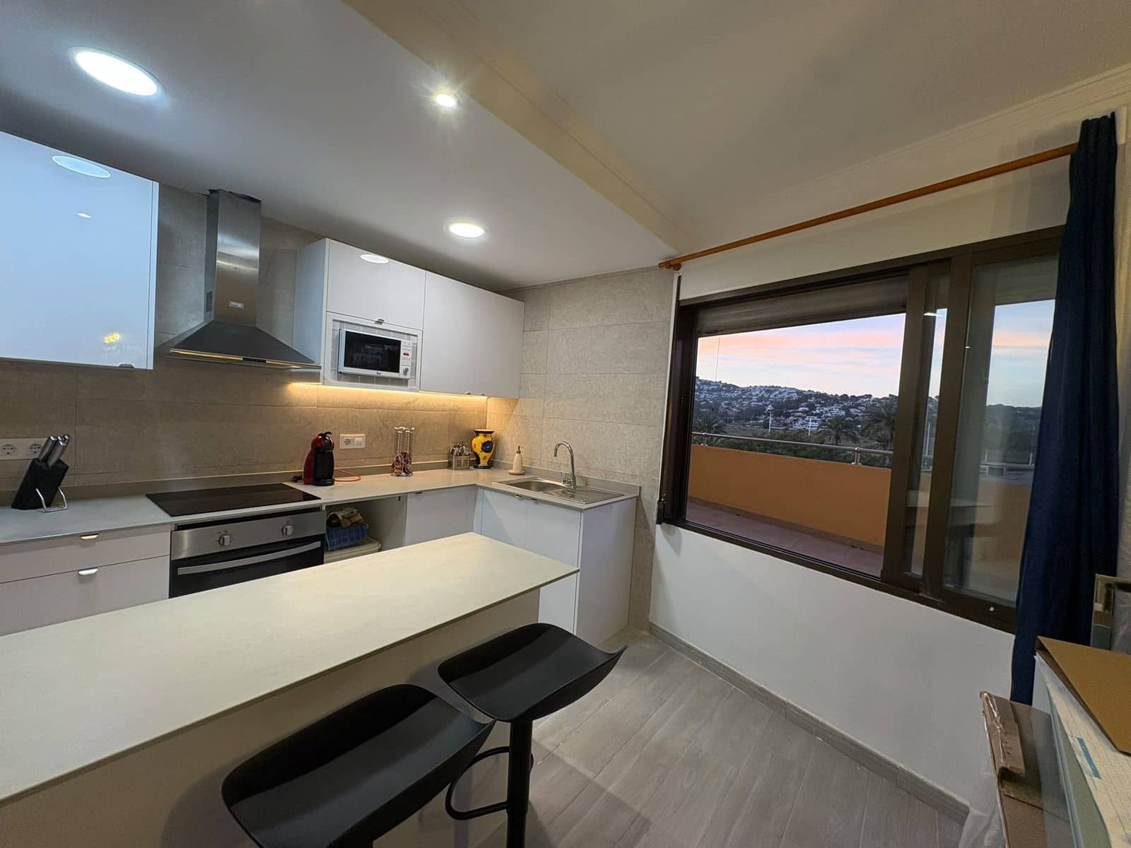 2 soverom Leilighet til leie i Moraira med svømmebasseng - € 1 100 (Ref: 10168734)