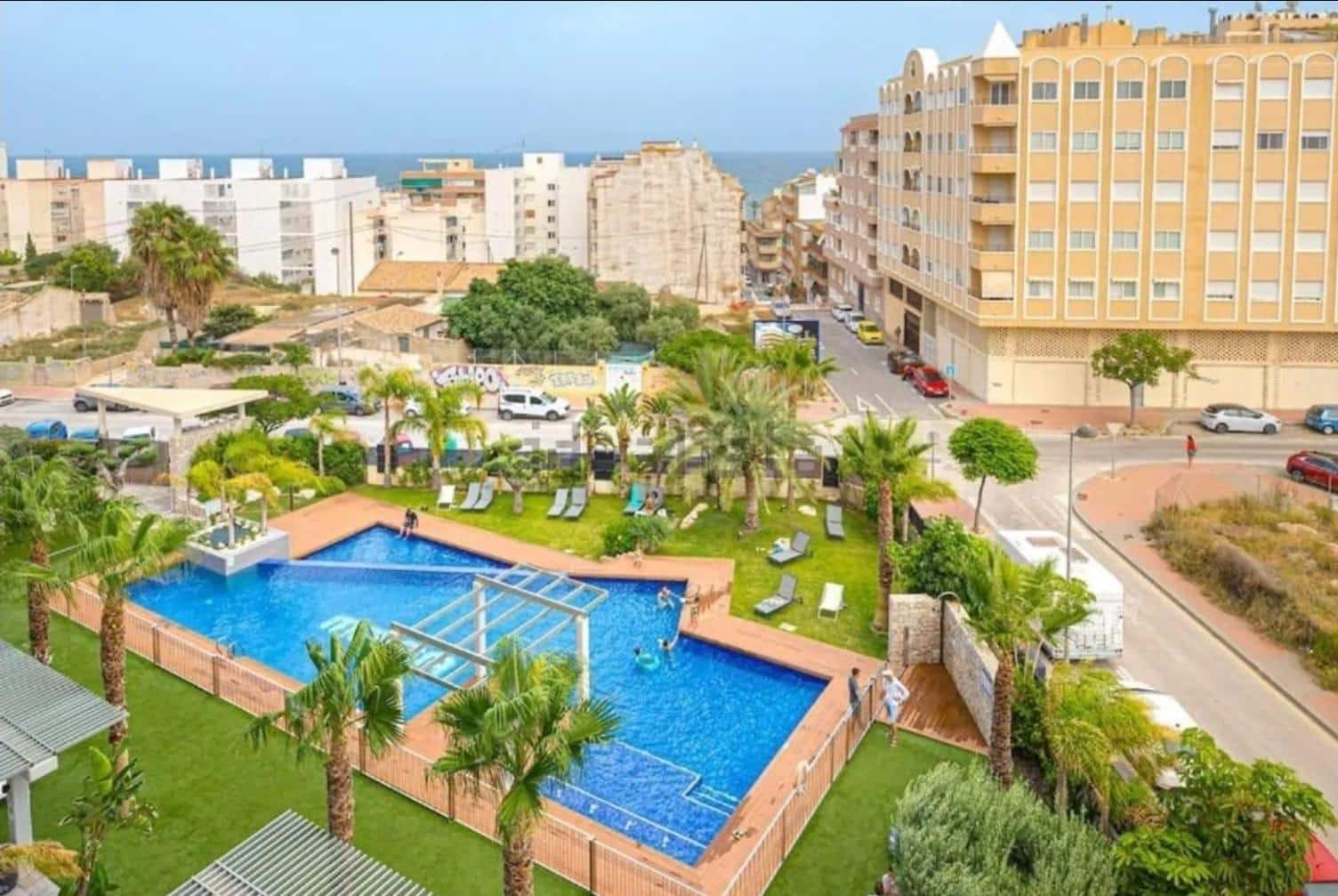 Piso de 2 habitaciones en El Campello en venta con piscina garaje - 477.000 € (Ref: 10171621)