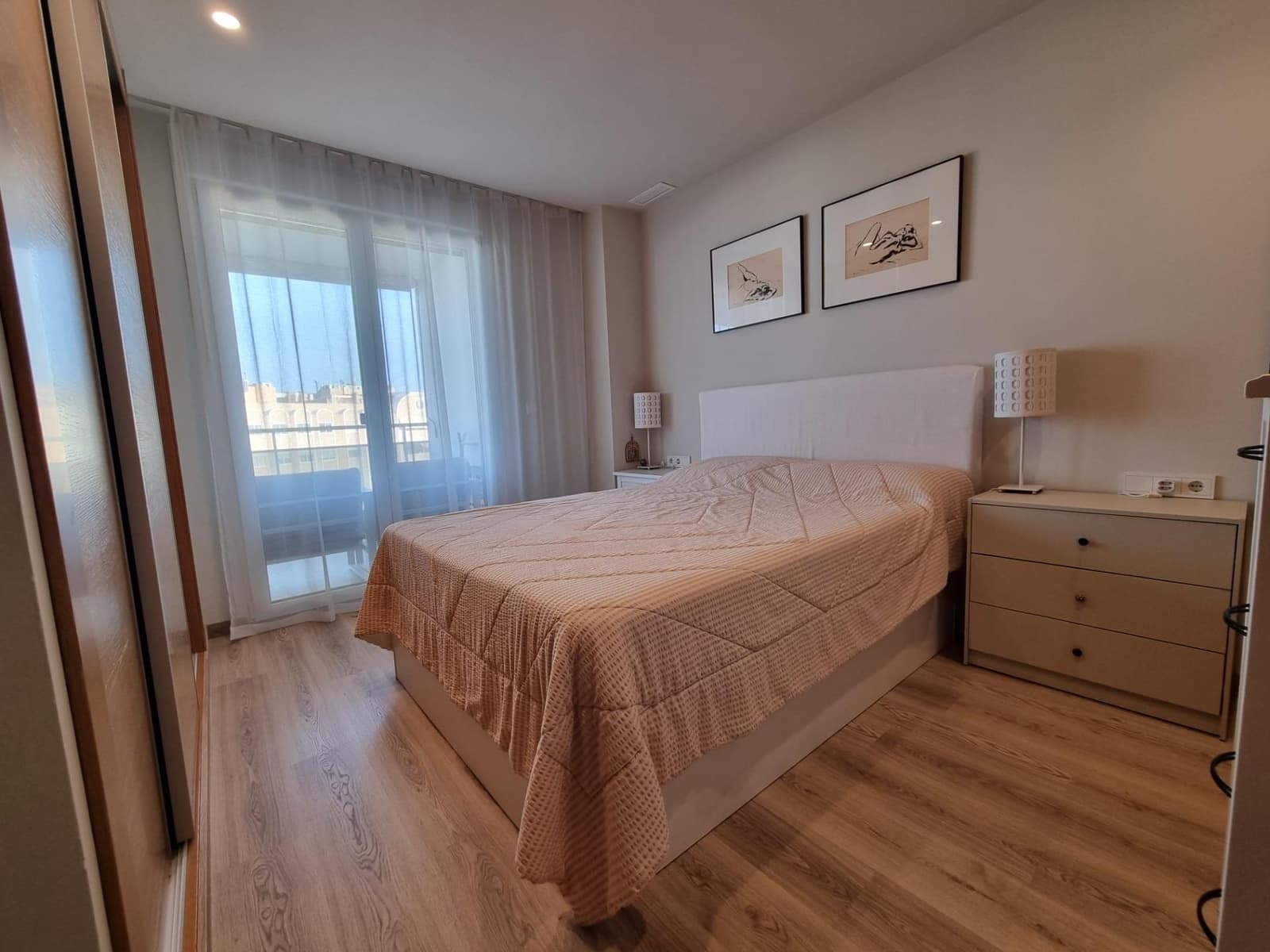 Piso de 2 habitaciones en El Campello en venta con piscina garaje - 477.000 € (Ref: 10171621)
