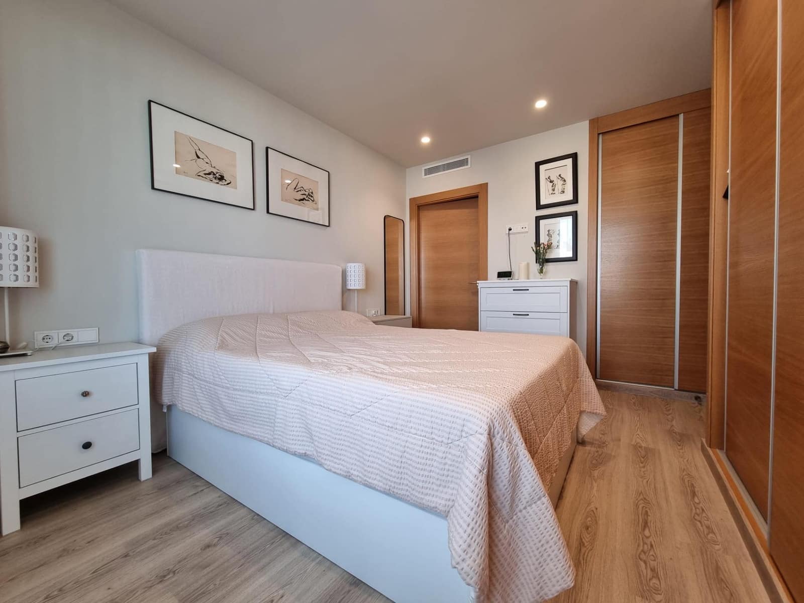 Piso de 2 habitaciones en El Campello en venta con piscina garaje - 477.000 € (Ref: 10171621)