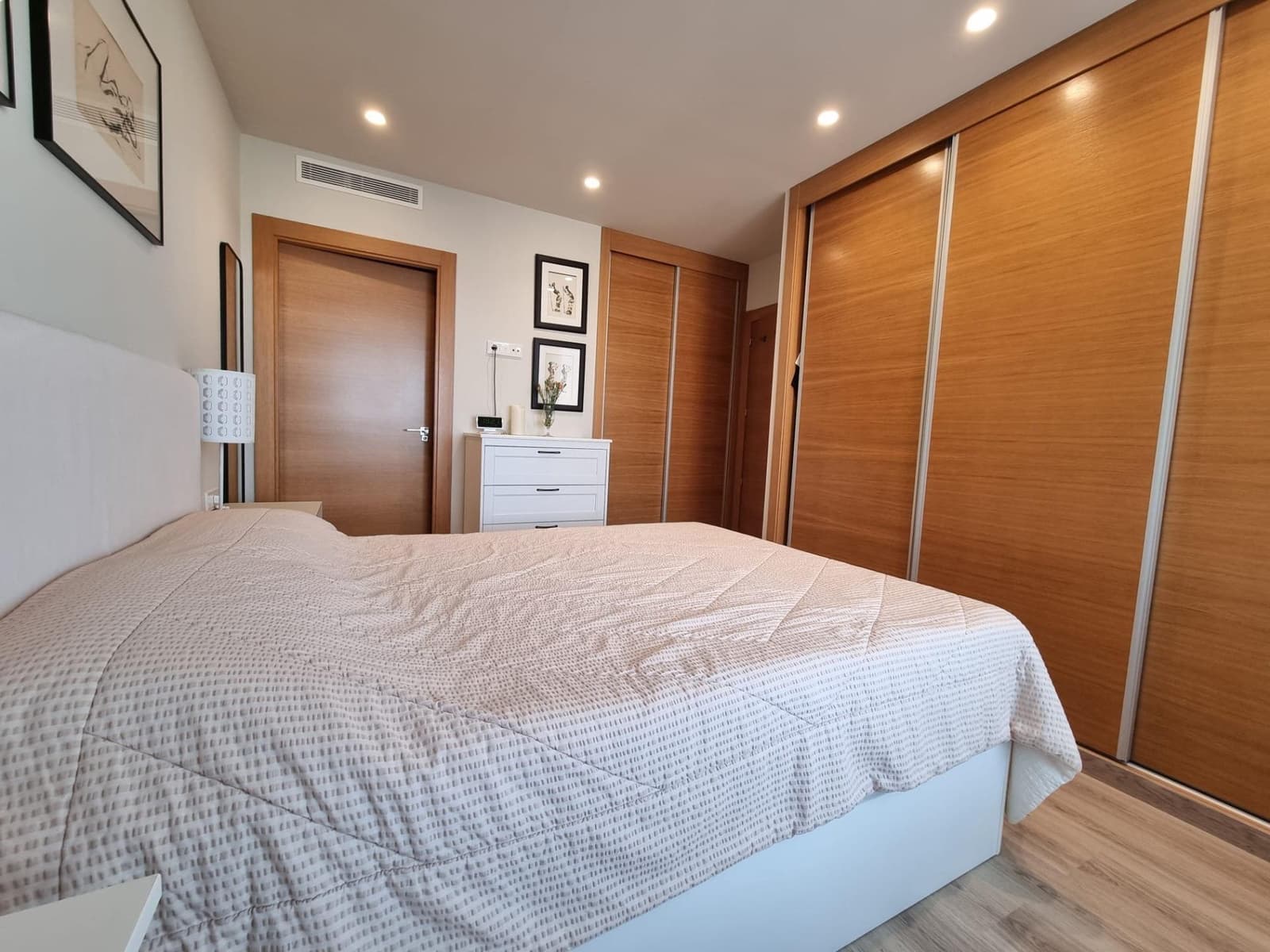 Piso de 2 habitaciones en El Campello en venta con piscina garaje - 477.000 € (Ref: 10171621)