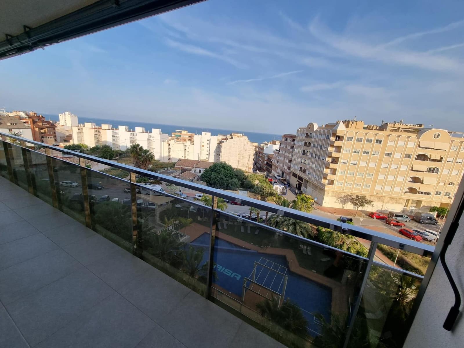Piso de 2 habitaciones en El Campello en venta con piscina garaje - 477.000 € (Ref: 10171621)