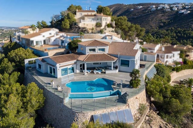 Chalet de 4 habitaciones en Paichi, Teulada-Moraira en venta con piscina garaje - 1.990.000 € (Ref: 10171665)
