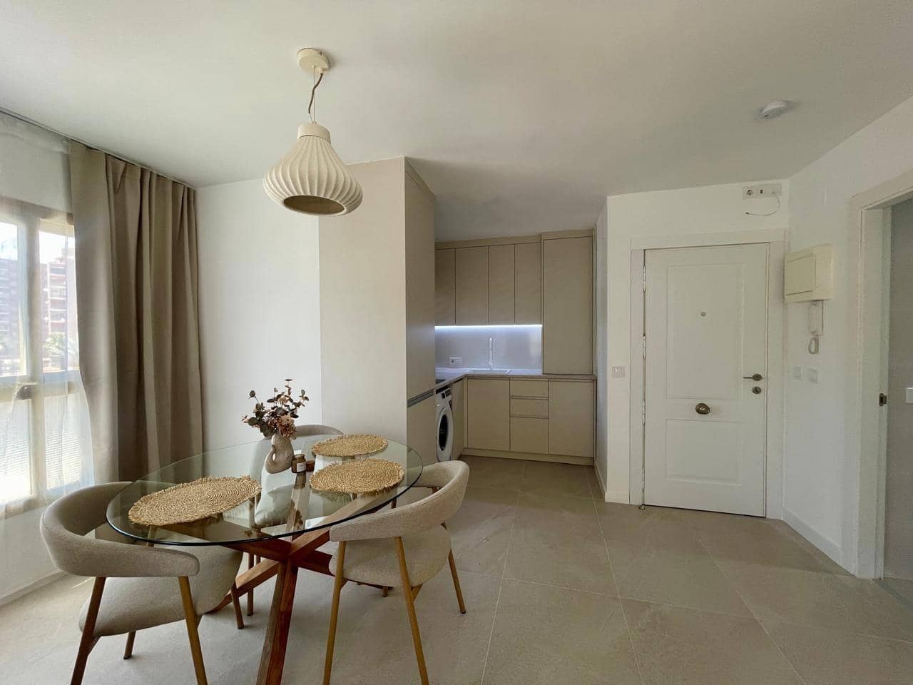 1 soverom Leilighet til salgs i Benidorm med svømmebasseng - € 238 000 (Ref: 10177159)