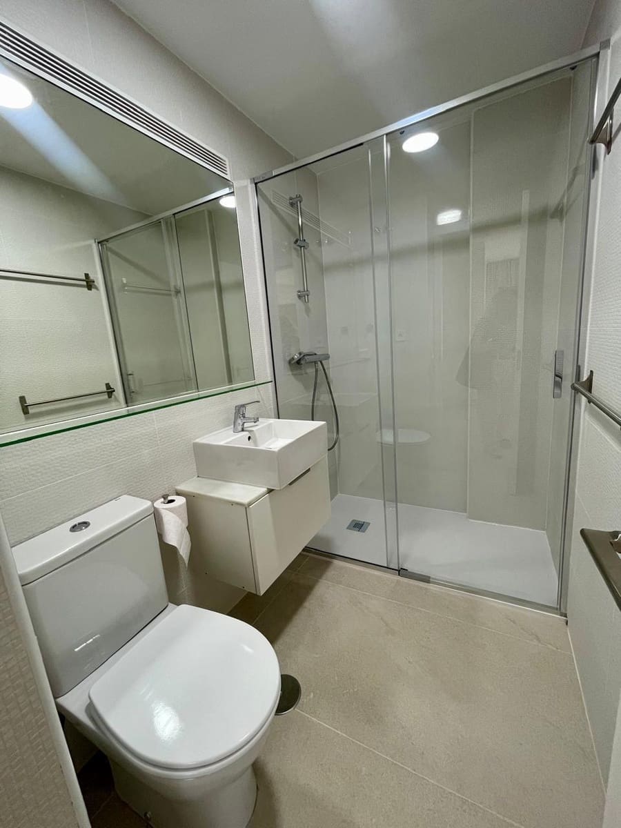 1 soverom Leilighet til salgs i Benidorm med svømmebasseng - € 238 000 (Ref: 10177159)