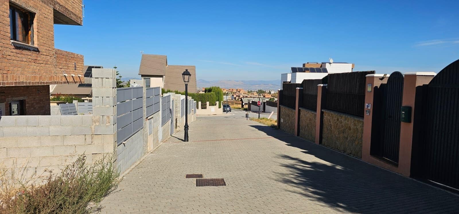 Byggetomt til salgs i Granada by - € 140 000 (Ref: 10177160)