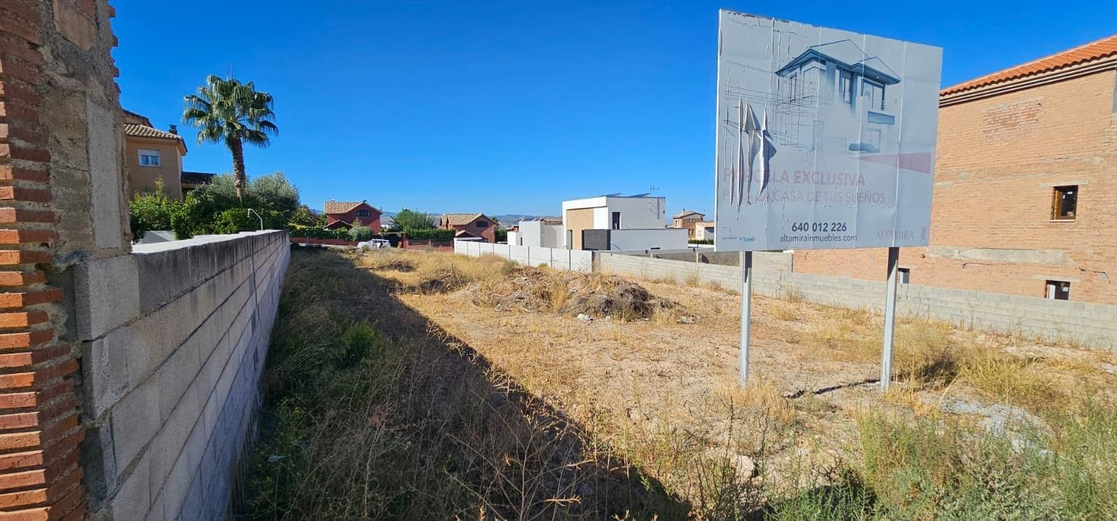 Byggetomt til salgs i Granada by - € 140 000 (Ref: 10177160)