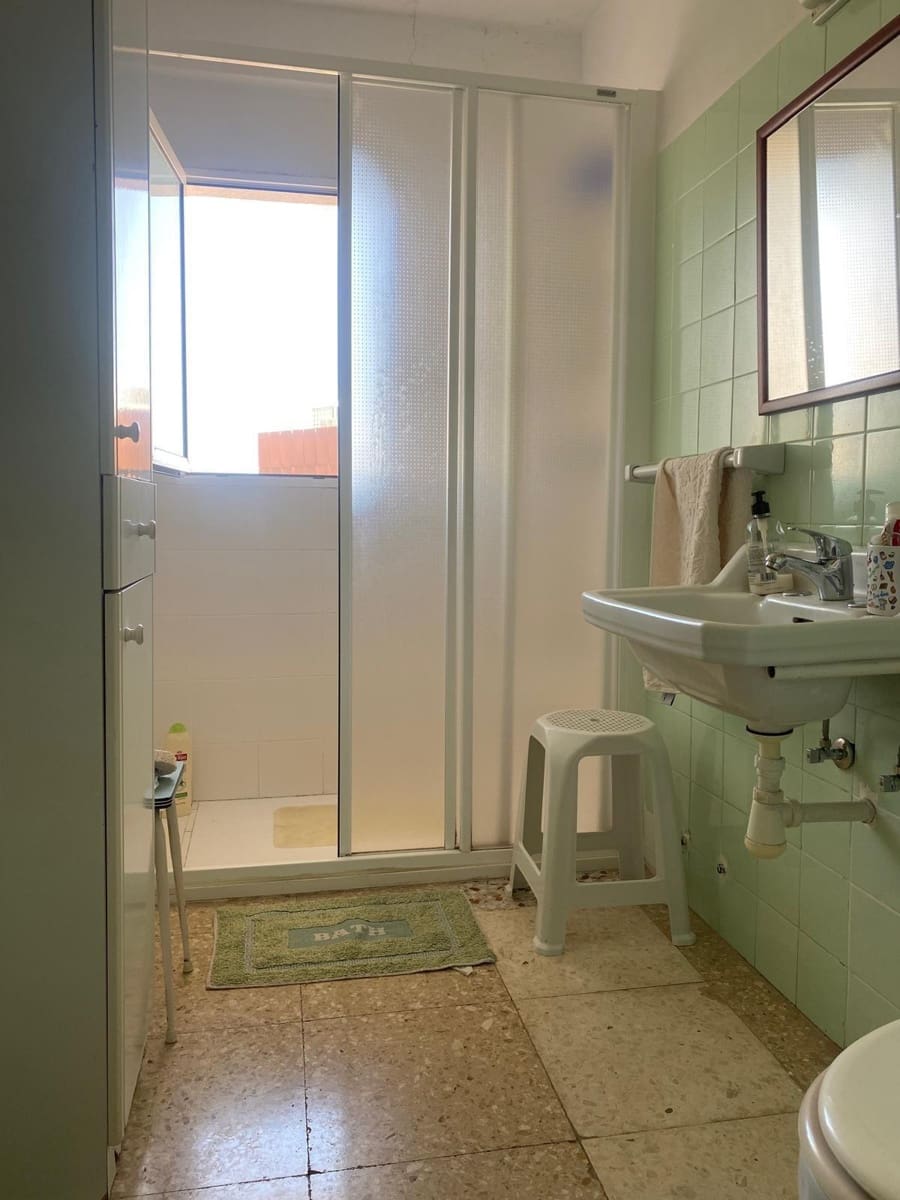4 slaapkamer Flat te koop in Playa de San Juan met zwembad - € 320.000 (Ref: 10180617)