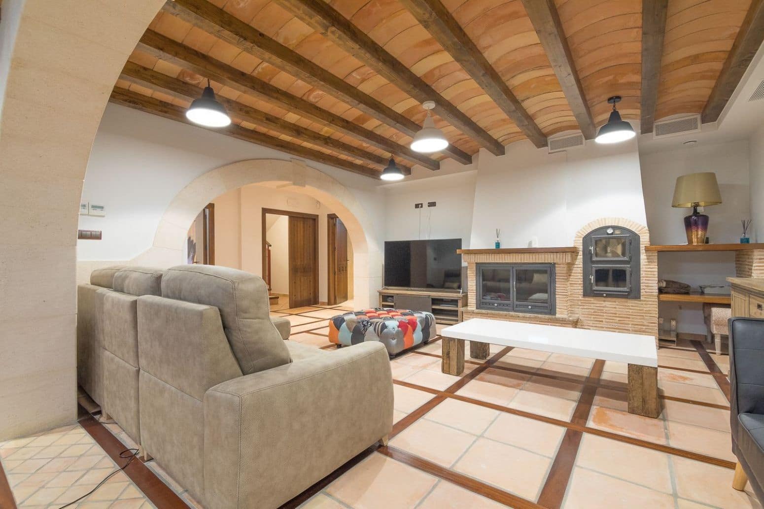 4 sovrum Villa till salu i Arenales del Sol med pool - 1 450 000 € (Ref: 8049762)