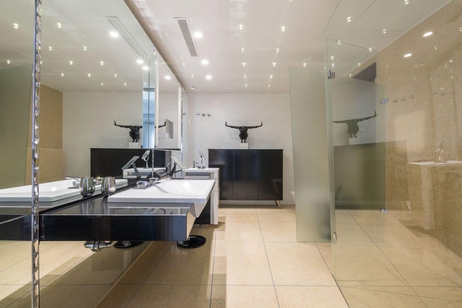 4 sovrum Villa till salu i Arenales del Sol med pool - 1 450 000 € (Ref: 8049762)