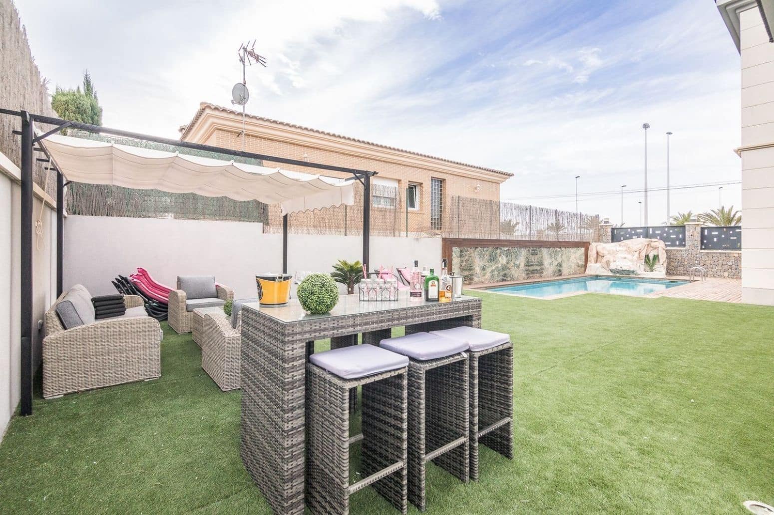 4 sovrum Villa till salu i Arenales del Sol med pool - 1 450 000 € (Ref: 8049762)