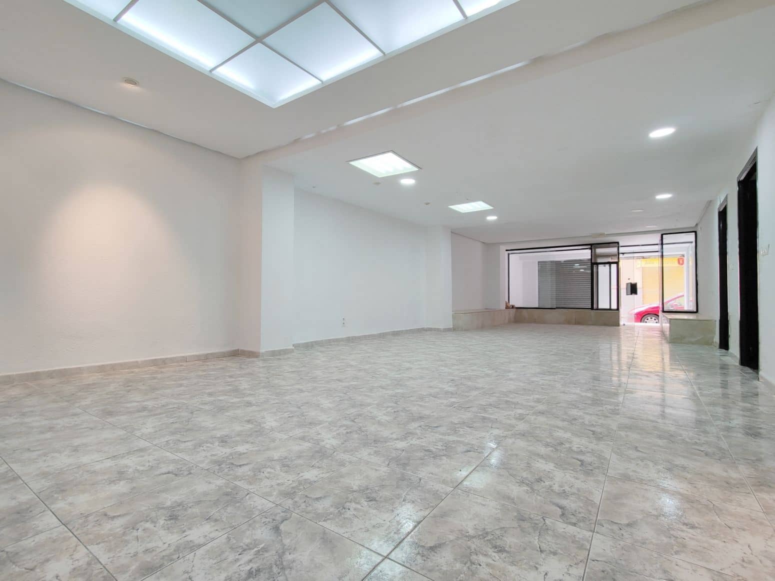 Erhverv til salg i Elche / Elx - € 89.990 (Ref: 8049776)