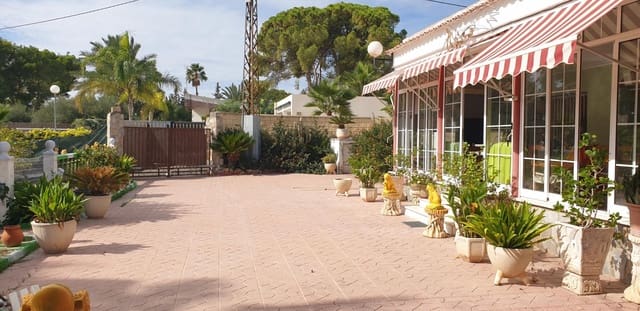 Chalet de 3 habitaciones en Elche / Elx en venta con piscina garaje - 350.000 € (Ref: 8049837)