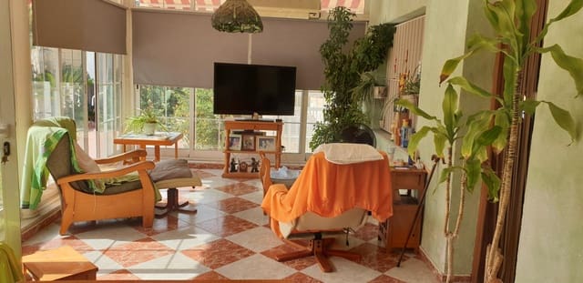 Chalet de 3 habitaciones en Elche / Elx en venta con piscina garaje - 350.000 € (Ref: 8049837)