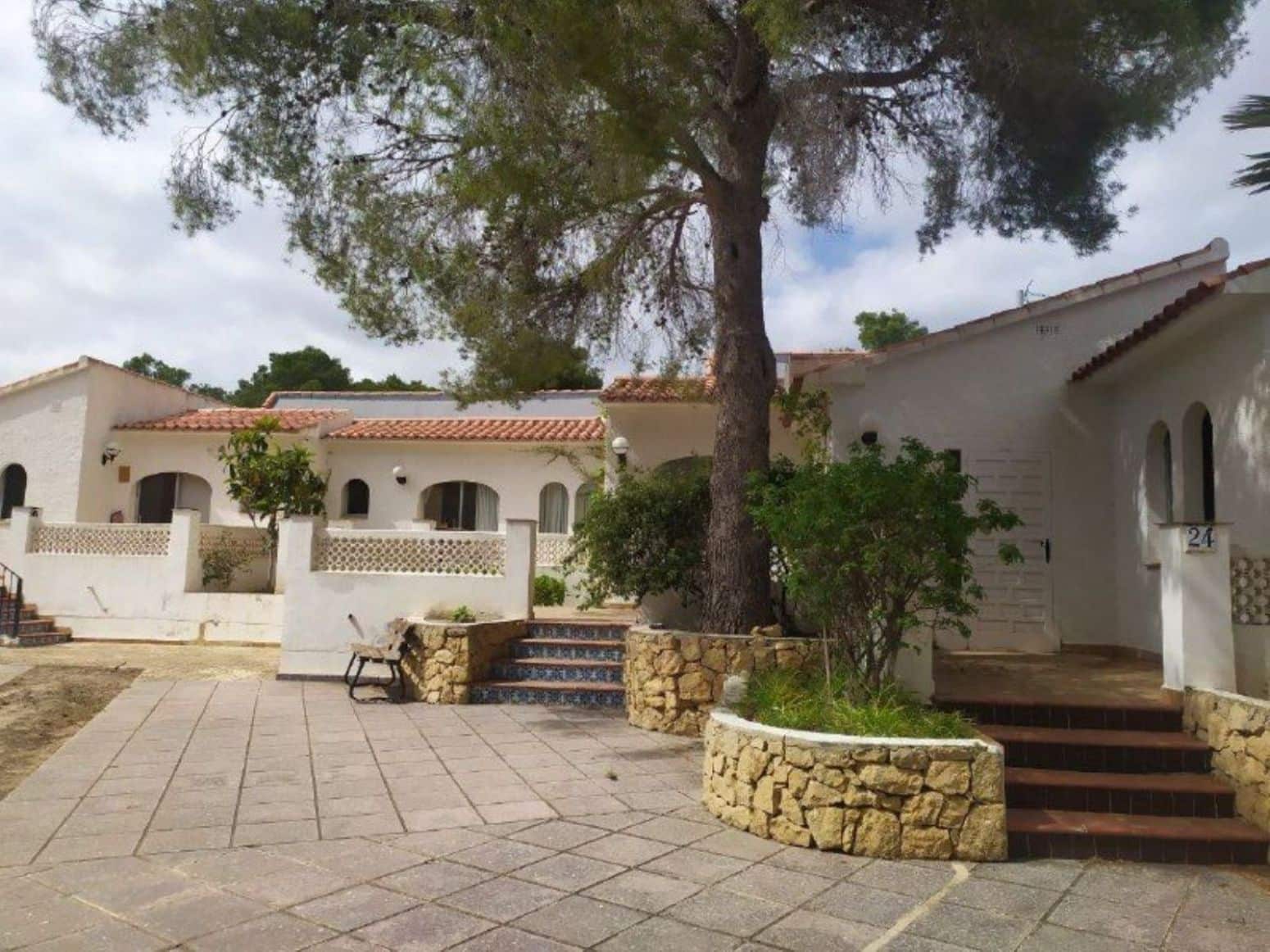 Apartment for sale in Alfaz del Pi / L'Alfas del Pi - € 5,499,000 (Ref: 8071637)