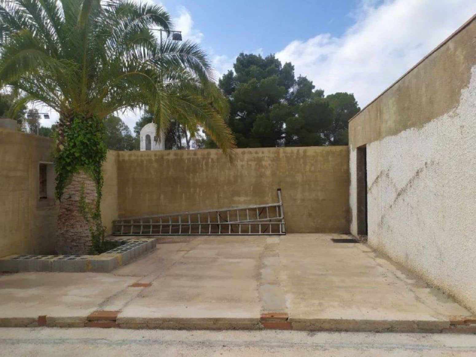 Apartment for sale in Alfaz del Pi / L'Alfas del Pi - € 5,499,000 (Ref: 8071637)
