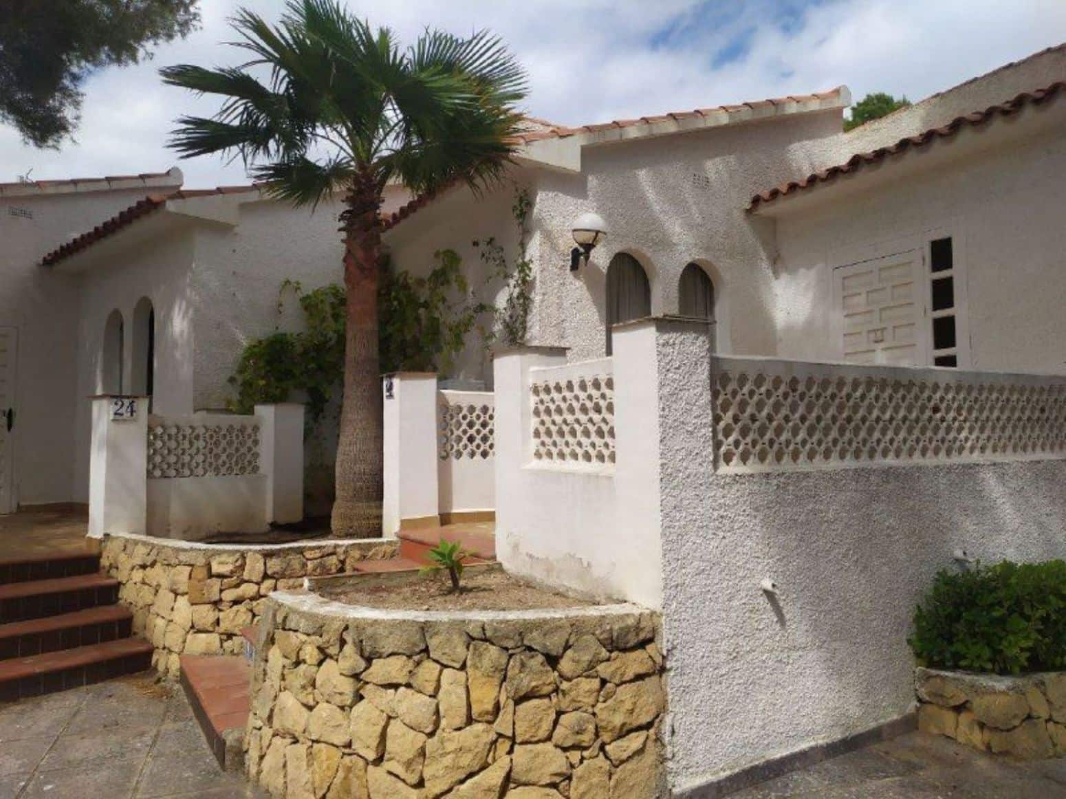 Apartment for sale in Alfaz del Pi / L'Alfas del Pi - € 5,499,000 (Ref: 8071637)