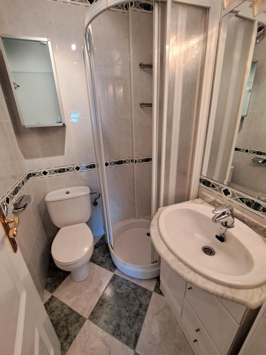 3 slaapkamer Appartement te huur in Playa de San Juan met zwembad garage - € 1.800 (Ref: 8083195)