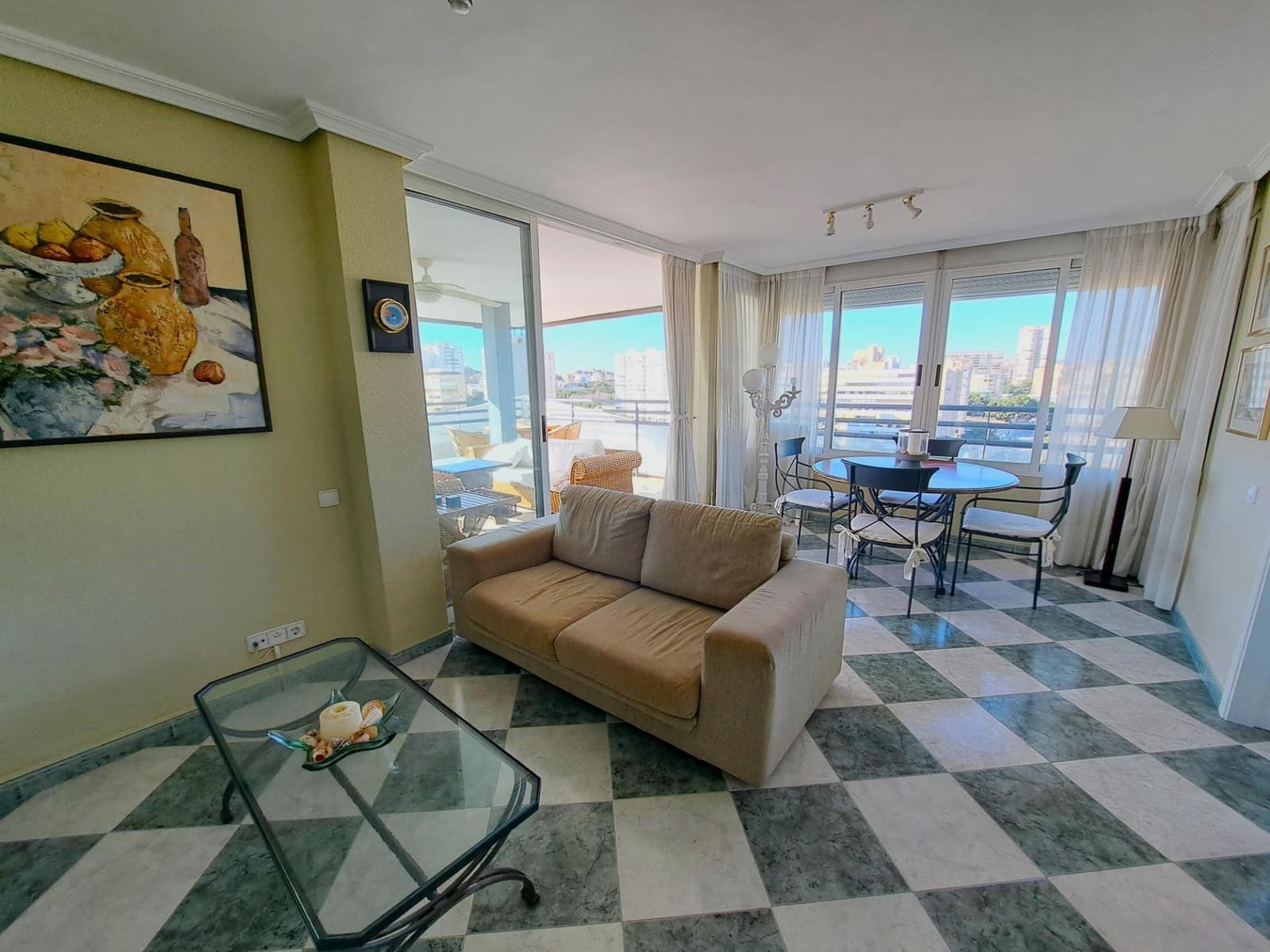 3 slaapkamer Appartement te huur in Playa de San Juan met zwembad garage - € 1.800 (Ref: 8083195)