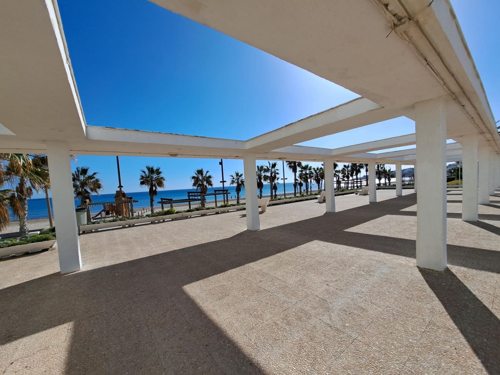 3 slaapkamer Appartement te huur in Playa de San Juan met zwembad garage - € 1.800 (Ref: 8083195)