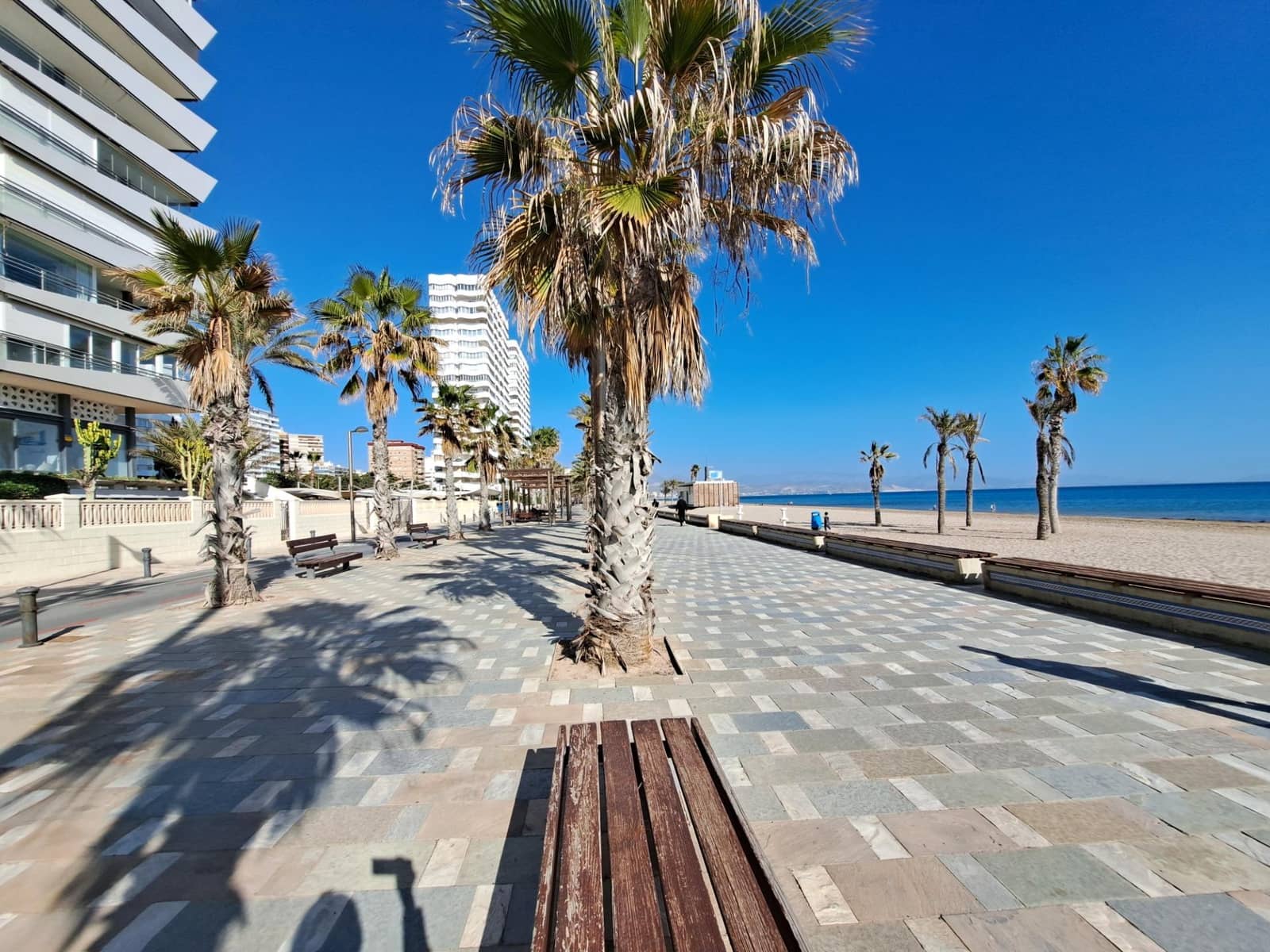 3 slaapkamer Appartement te huur in Playa de San Juan met zwembad garage - € 1.800 (Ref: 8083195)