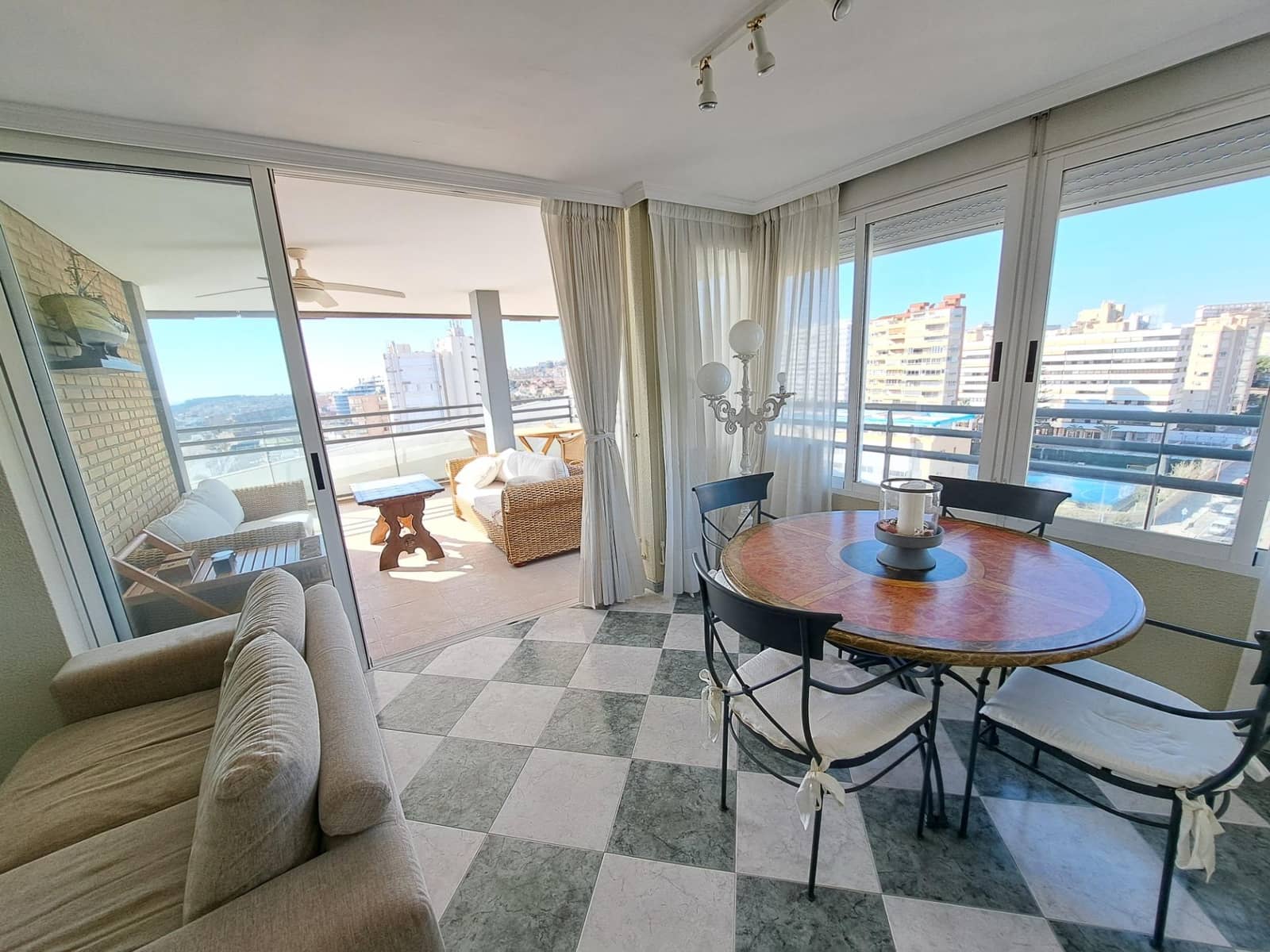 3 slaapkamer Appartement te huur in Playa de San Juan met zwembad garage - € 1.800 (Ref: 8083195)