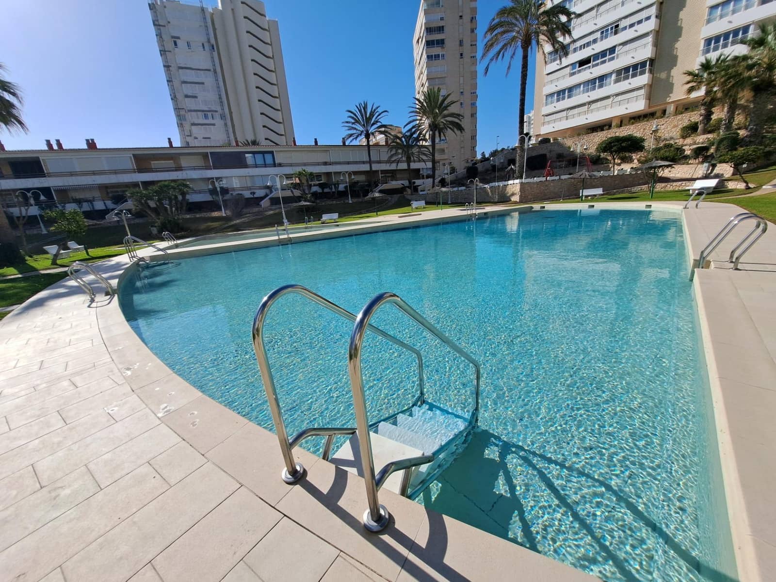 3 slaapkamer Appartement te huur in Playa de San Juan met zwembad garage - € 1.800 (Ref: 8083195)