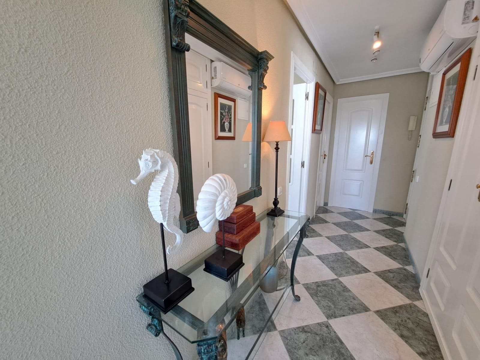 3 slaapkamer Appartement te huur in Playa de San Juan met zwembad garage - € 1.800 (Ref: 8083195)