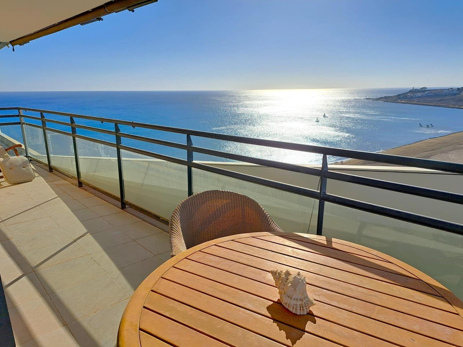 3 slaapkamer Appartement te huur in Playa de San Juan met zwembad garage - € 1.800 (Ref: 8083195)