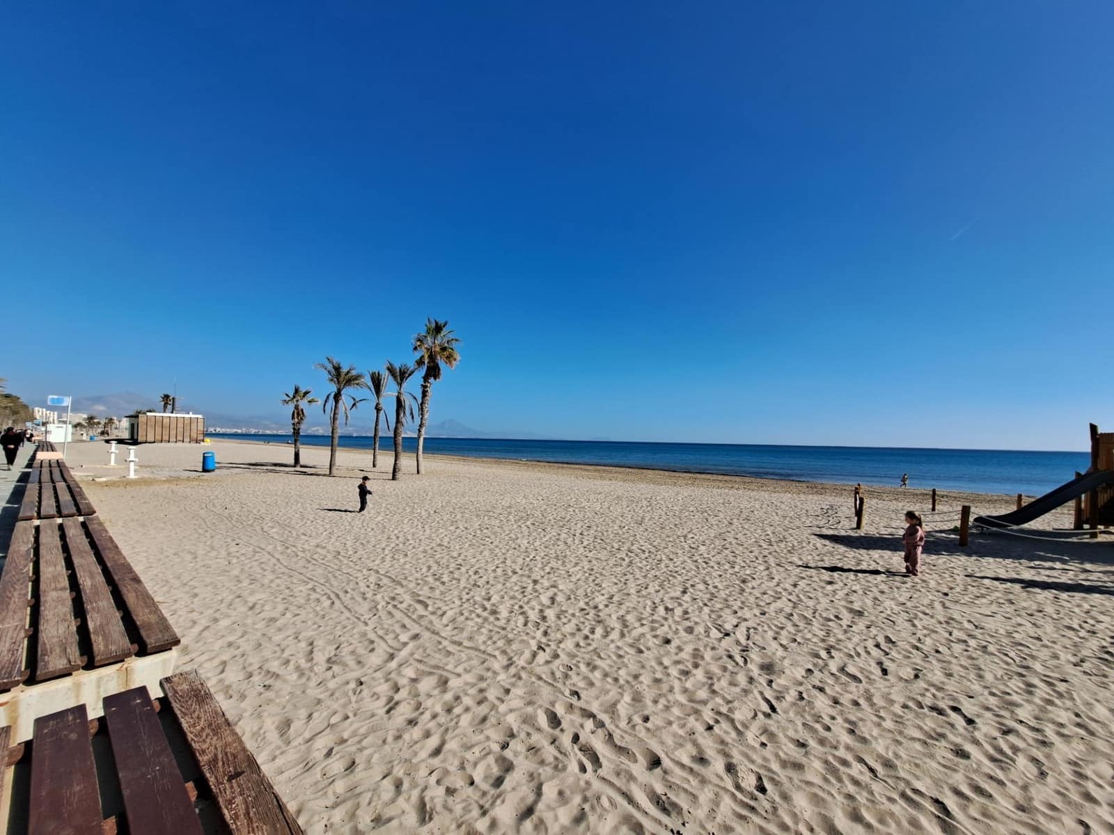 3 bedroom Apartment for rent in Playa de San Juan with pool garage - € 1,800 (Ref: 8083195)