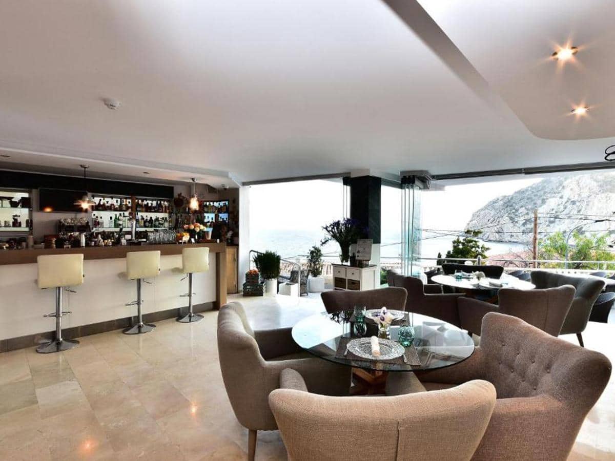 24 makuuhuone Hotelli myytävänä paikassa Benidorm mukana uima-altaan - 7 000 000 € (Ref: 8108734)