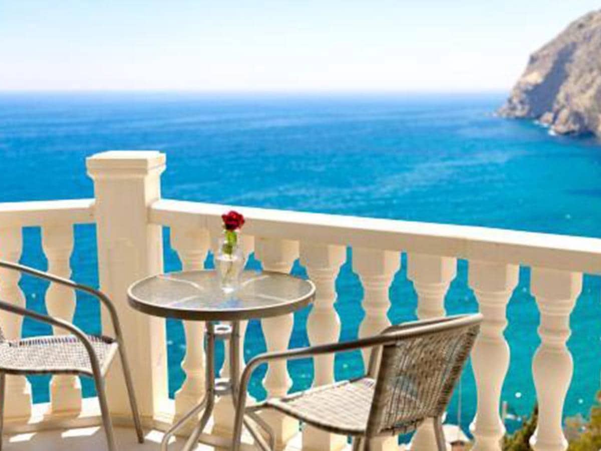 24 makuuhuone Hotelli myytävänä paikassa Benidorm mukana uima-altaan - 7 000 000 € (Ref: 8108734)