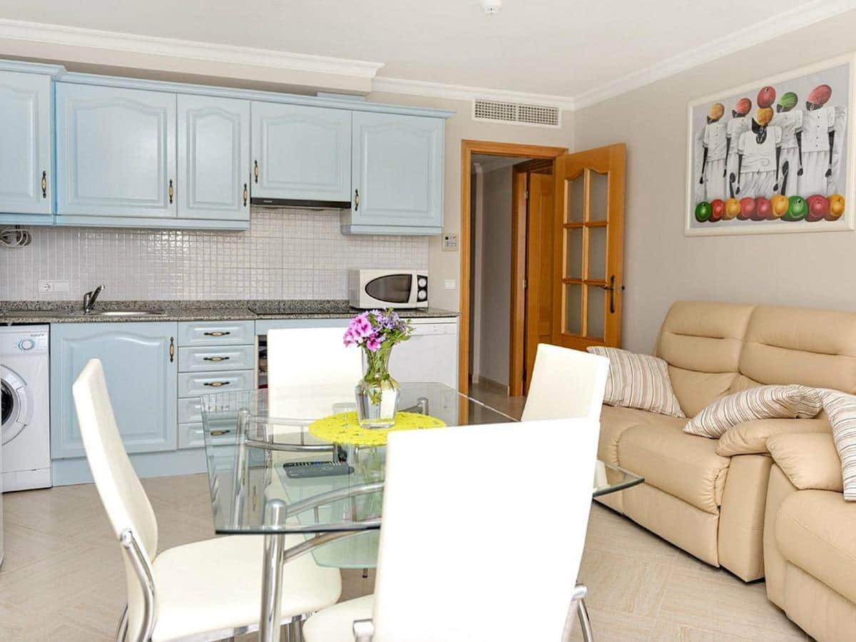 24 makuuhuone Hotelli myytävänä paikassa Benidorm mukana uima-altaan - 7 000 000 € (Ref: 8108734)