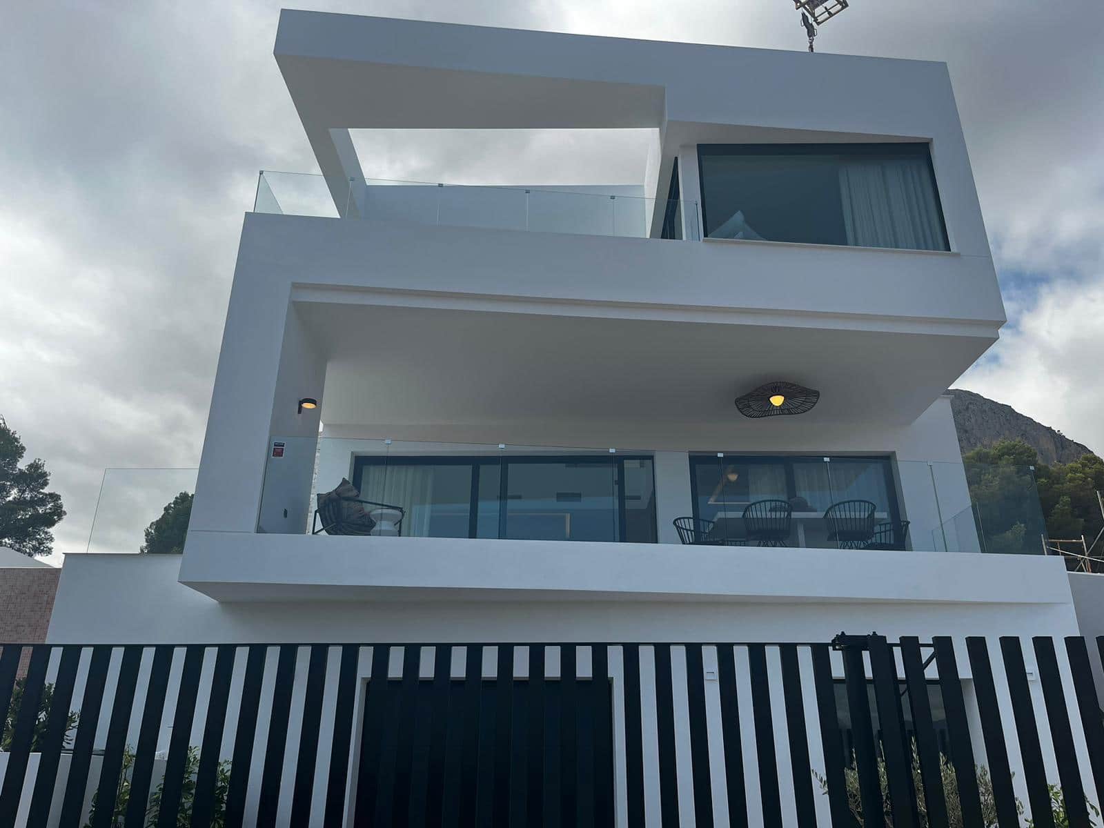 3 sypialnia Willa na sprzedaż w Polop z basenem garażem - 860 000 € (Ref: 8121469)