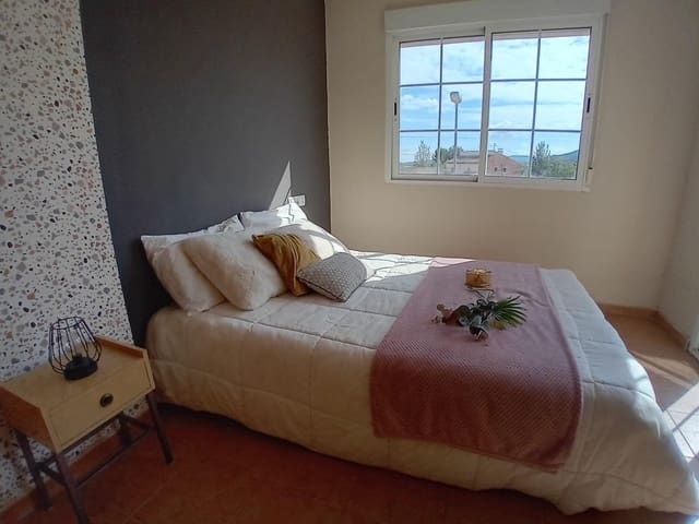 2 soverom Leilighet til salgs i Ubeda, Pinoso med svømmebasseng garasje - € 95 000 (Ref: 8305408)