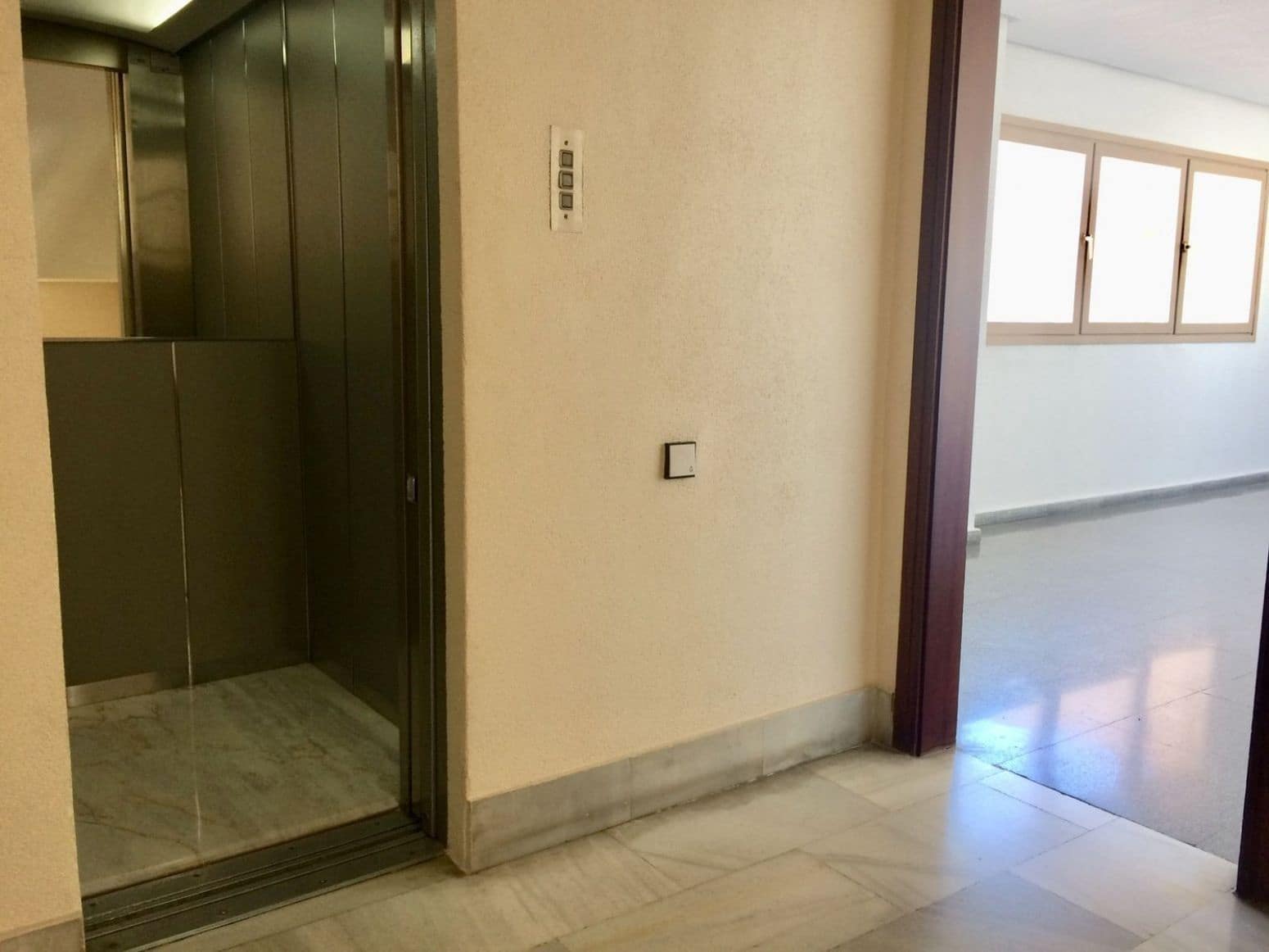 Bureau de 1 chambre à louer à Elche / Elx - 350 € (Ref: 8371149)