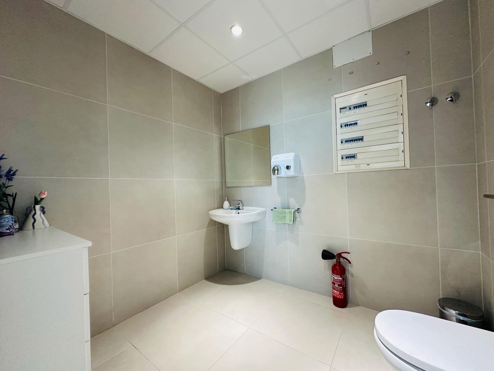 Kantoor te huur in Benidorm - € 550 (Ref: 8371150)