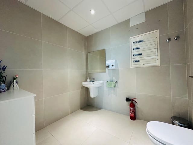 Kantoor te huur in Benidorm - € 550 (Ref: 8371150)