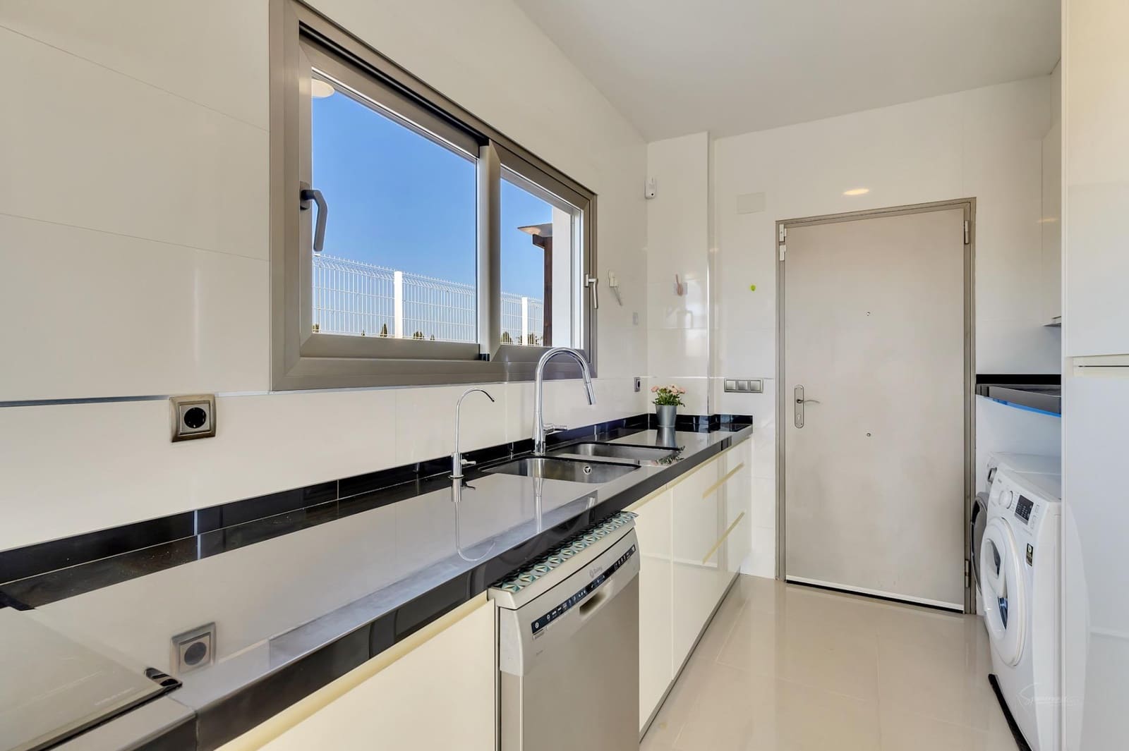 5 slaapkamer Villa te koop in Oliva met zwembad - € 899.000 (Ref: 8394881)