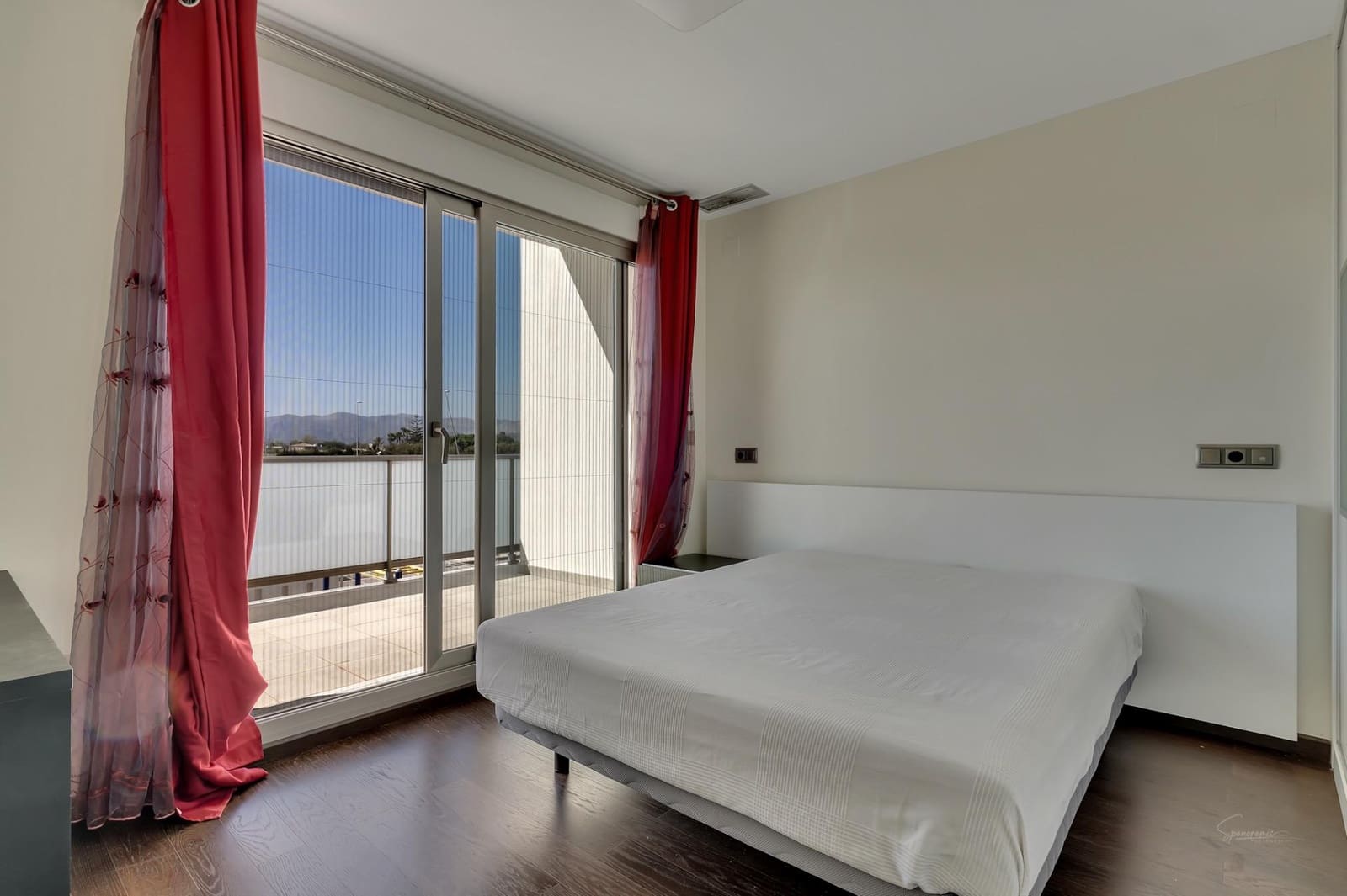 5 slaapkamer Villa te koop in Oliva met zwembad - € 899.000 (Ref: 8394881)