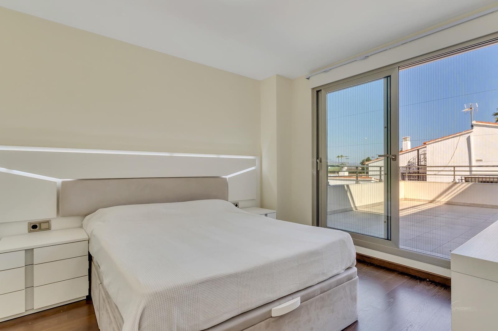 5 slaapkamer Villa te koop in Oliva met zwembad - € 899.000 (Ref: 8394881)