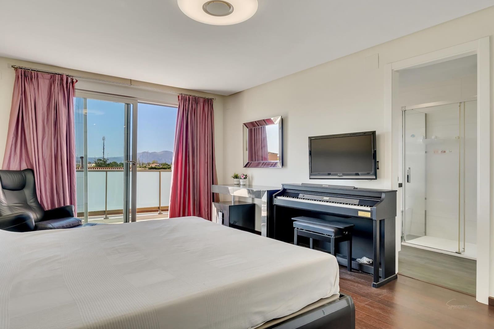 5 slaapkamer Villa te koop in Oliva met zwembad - € 899.000 (Ref: 8394881)