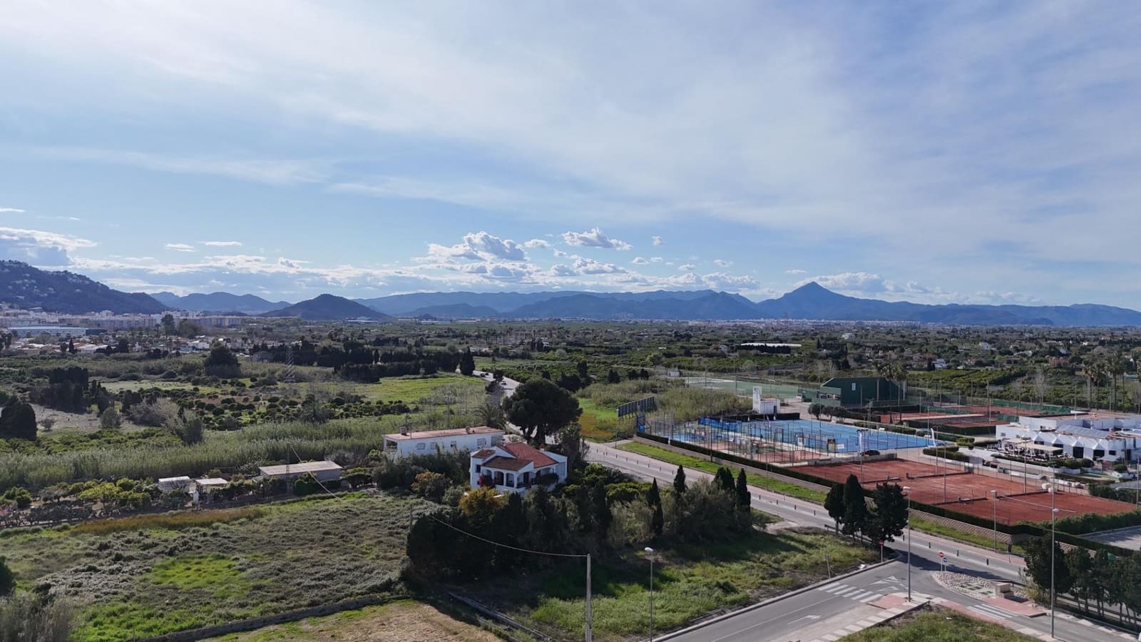 5 slaapkamer Villa te koop in Oliva met zwembad - € 899.000 (Ref: 8394881)